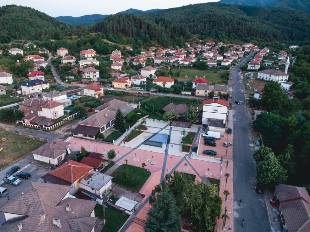 Бялата Къща Hotel Кирково Екстериор снимка