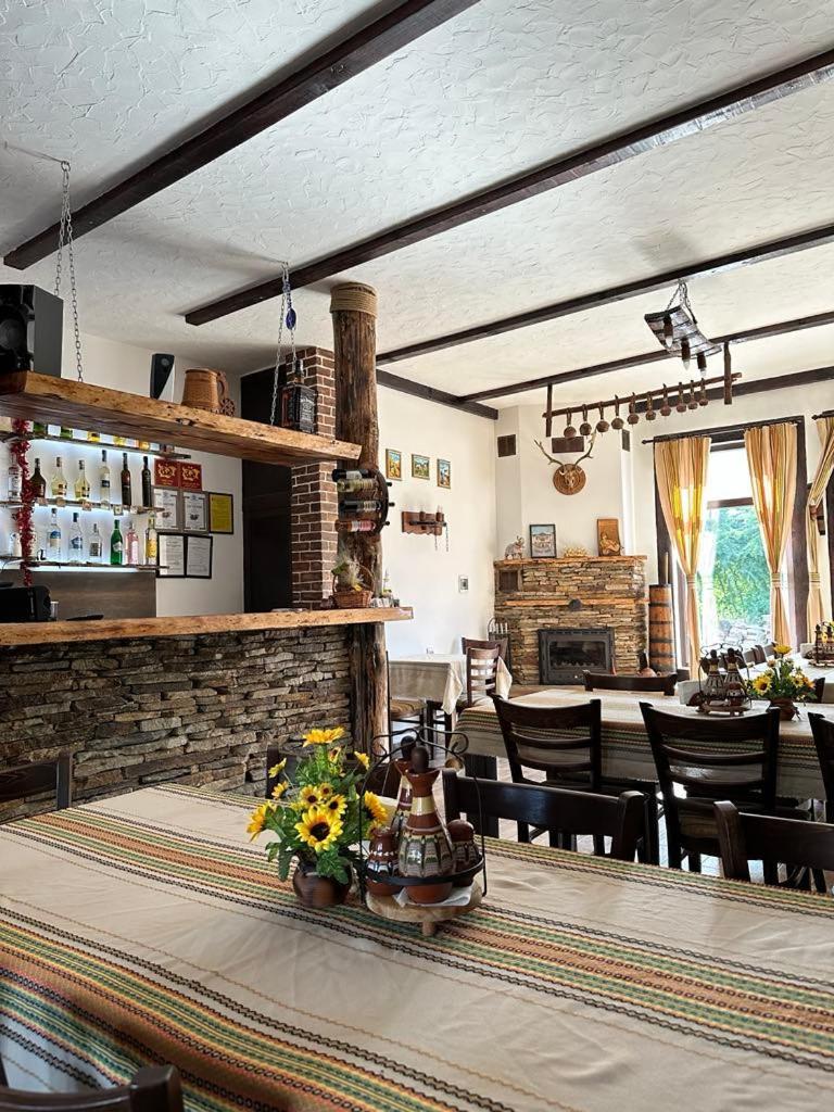 Бялата Къща Hotel Кирково Екстериор снимка