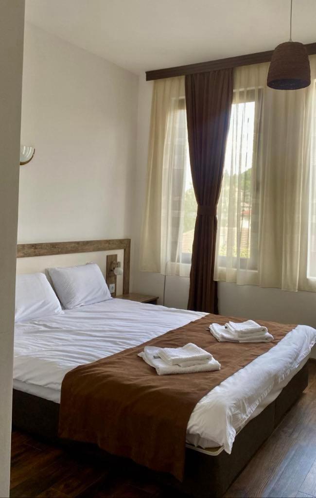 Бялата Къща Hotel Кирково Екстериор снимка